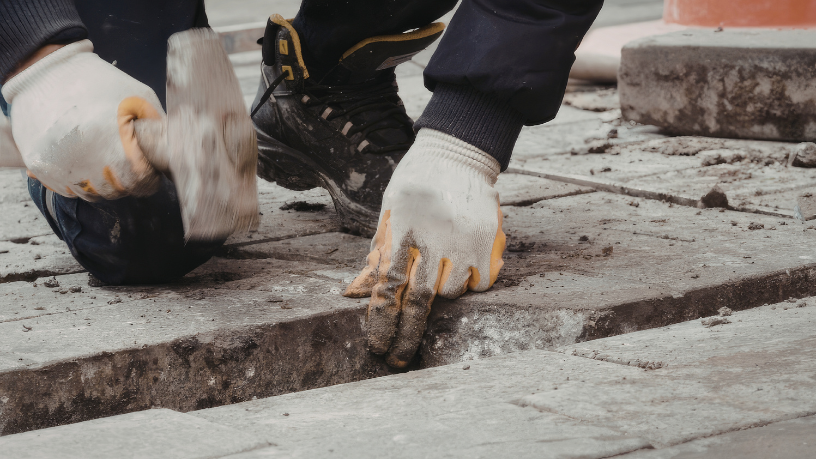 Com foco em pisos intertravados, Valderci Malagosini Machado destaca critérios técnicos que asseguram qualidade na execução.