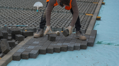 Os pisos intertravados exigem requisitos técnicos específicos para garantir desempenho e durabilidade conforme normas, como explica Valderci Malagosini Machado.